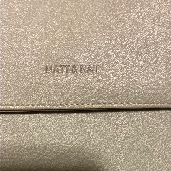 Matt & Nat Mint Green Crossbody Bag – Minimalist & Eco-Friendly Chic - Picture 2 of 5